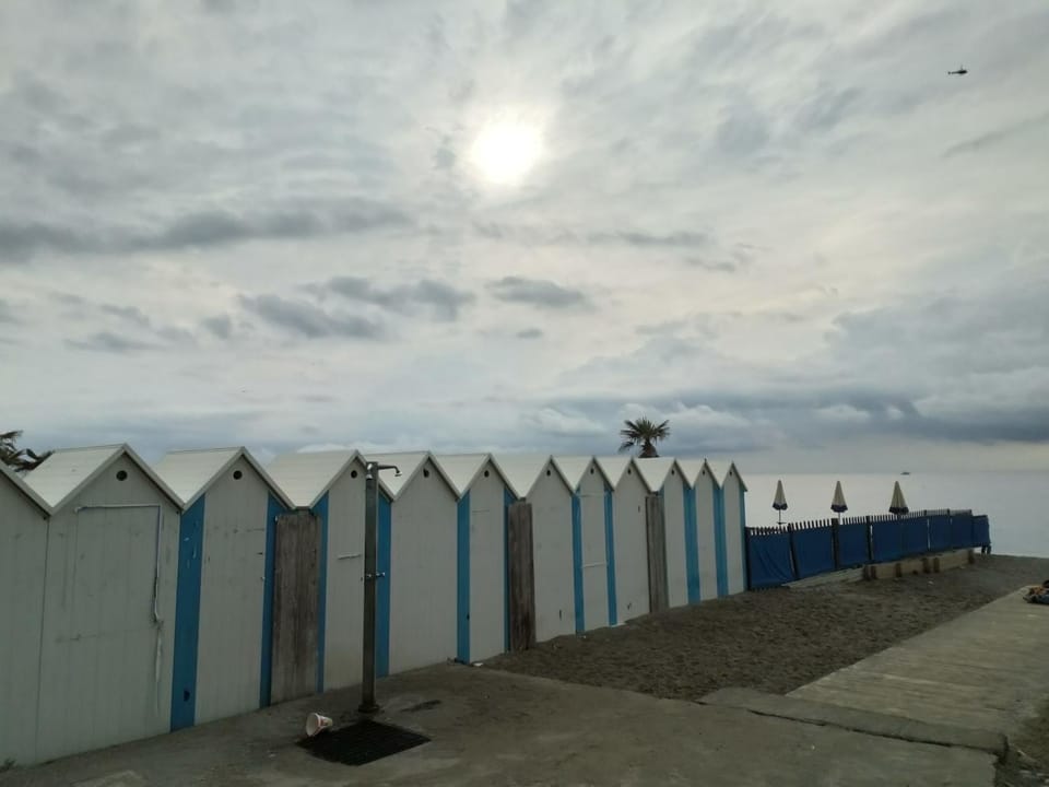 Nearby landmark, Neighbourhood, Natural landscape, Beach, Landmark view, Sea view, Area and facilities, Sunrise