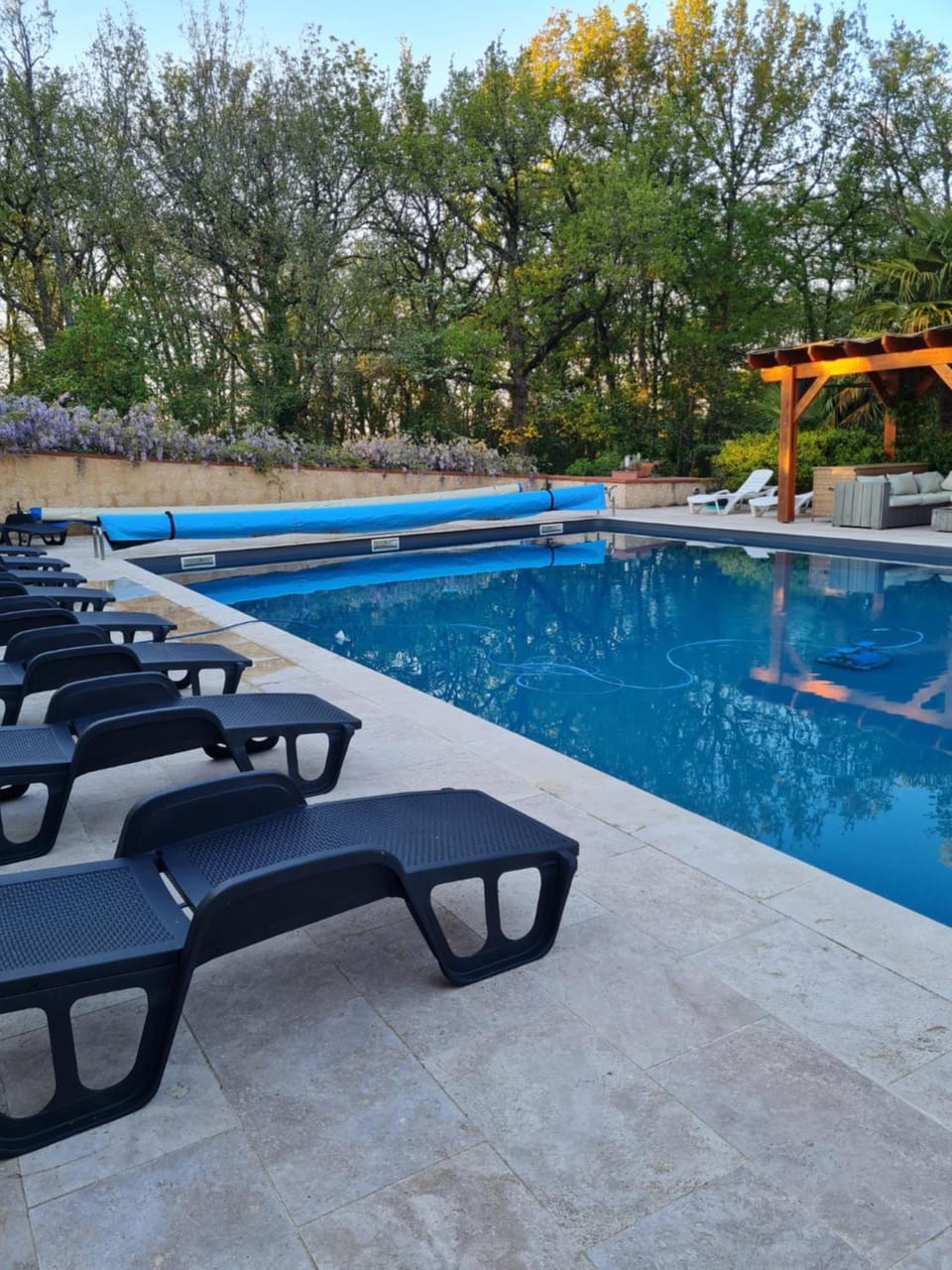 Swimming pool, sunbed, sunbed