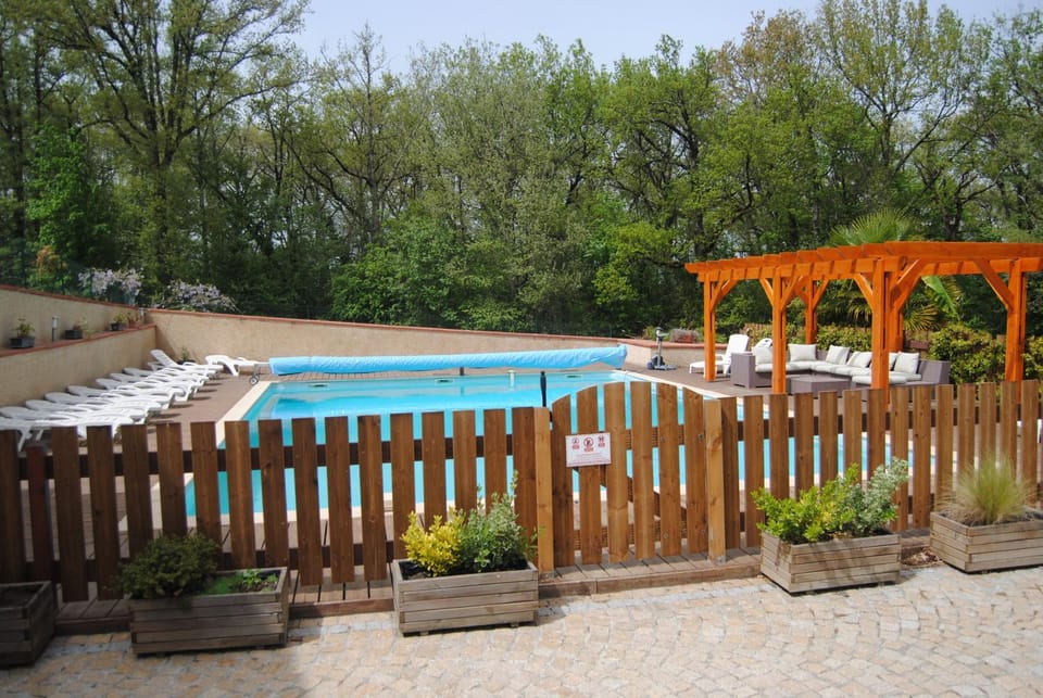 Spring, Day, Garden, Balcony/Terrace, Garden view, Pool view, Swimming pool, Swimming pool, sunbed
