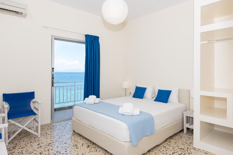 Bed, Photo of the whole room, Bedroom, Sea view