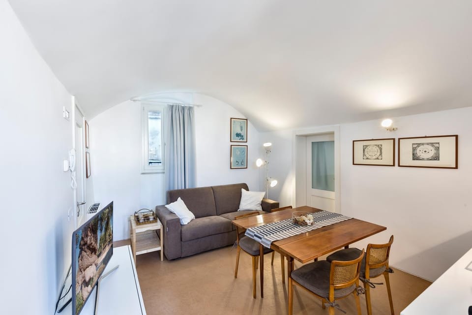 Kitchen or kitchenette, Living room, Dining area