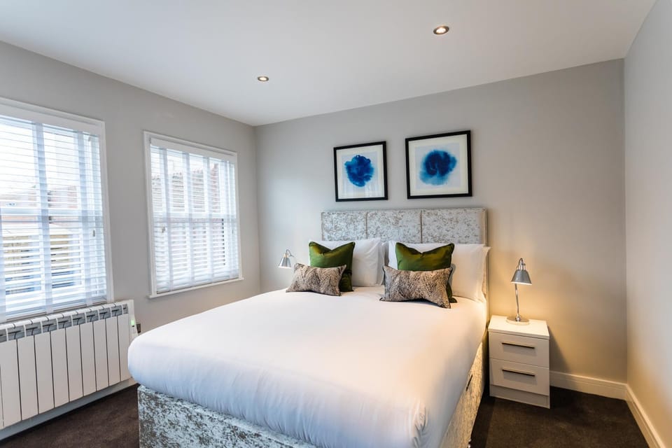 Suite Life Serviced Apartments - Old Town Apartment in Swindon