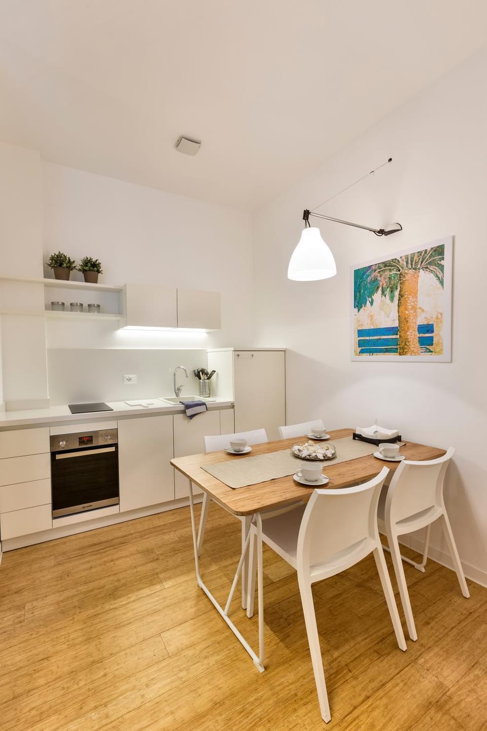Kitchen or kitchenette, Seating area, Dining area