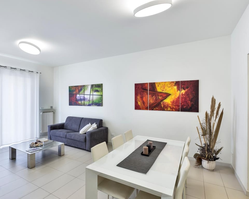 Living room, Dining area