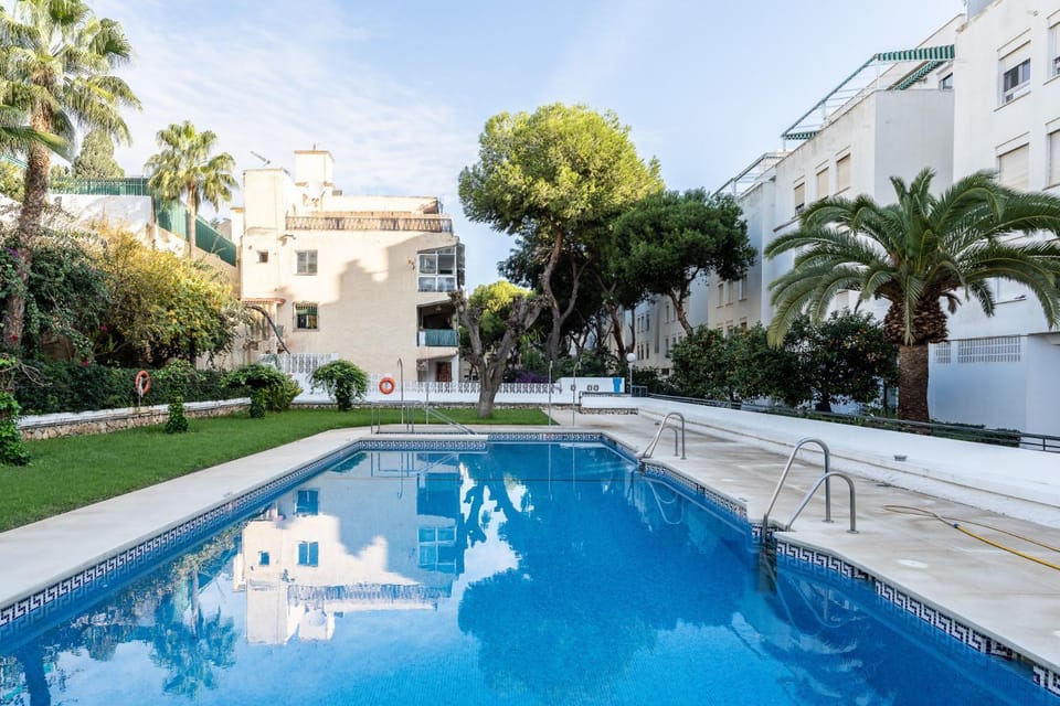 Pool view, Swimming pool