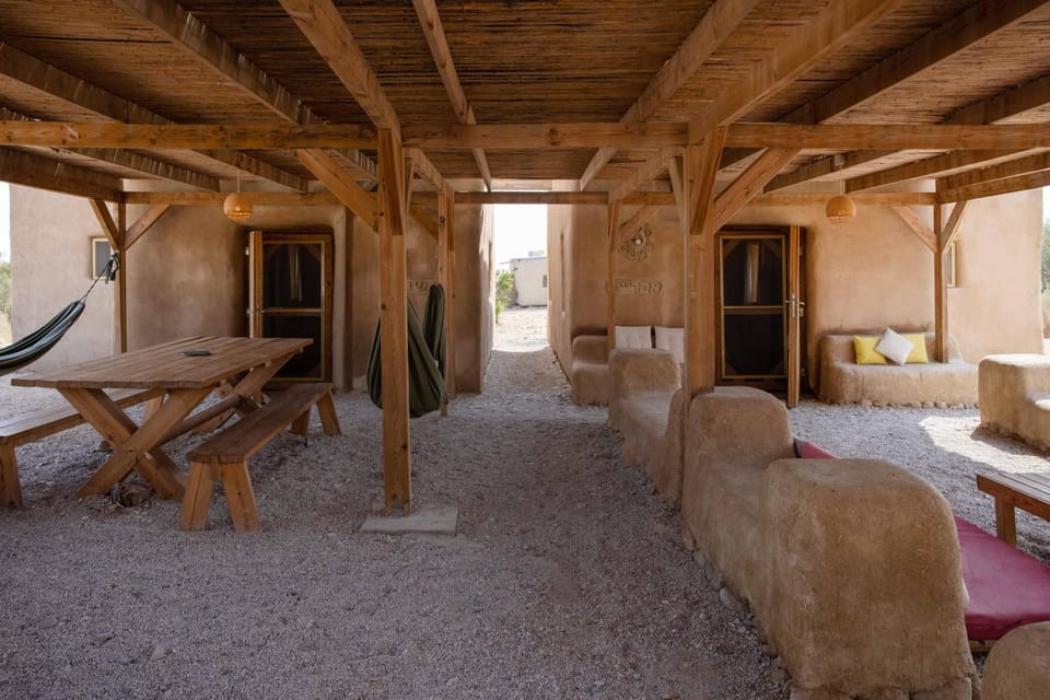 Desert Days mud cabin's Resort Cabin in South District
