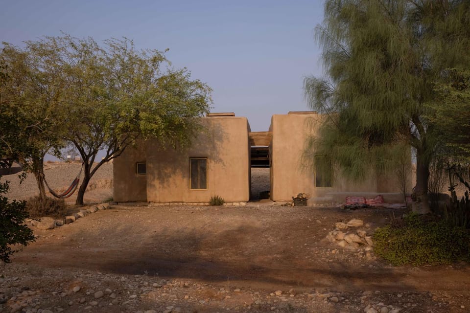 Desert Days mud cabin's Resort Cabin in South District