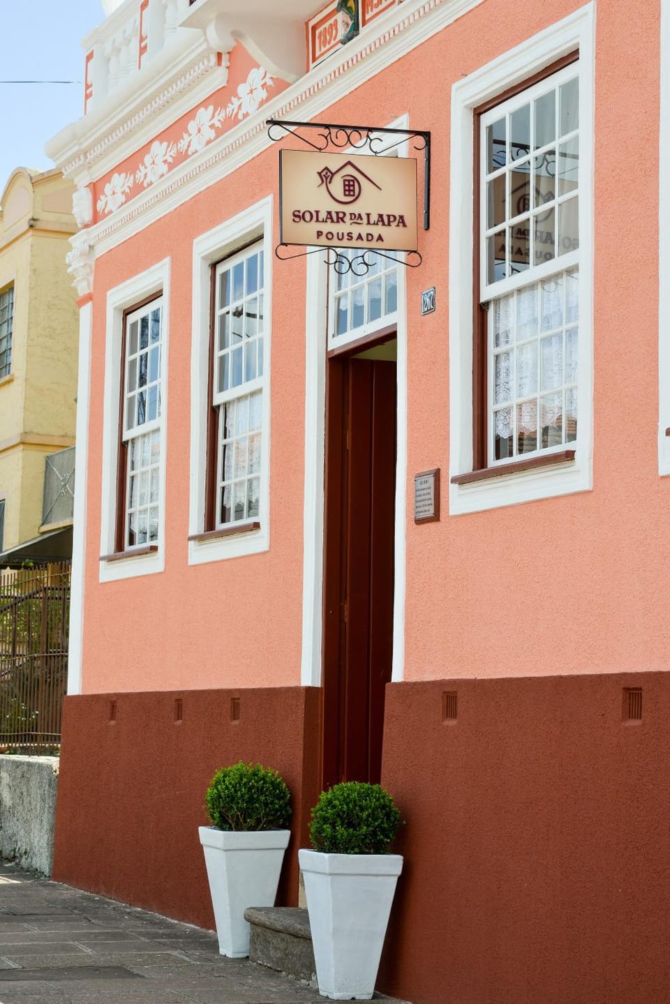 Facade/entrance