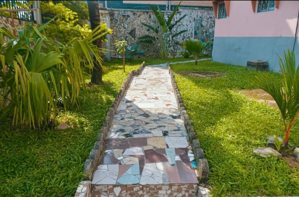 Vicky Appartements Palmengarten Douala Maképè Belavie Apartment hotel in Douala