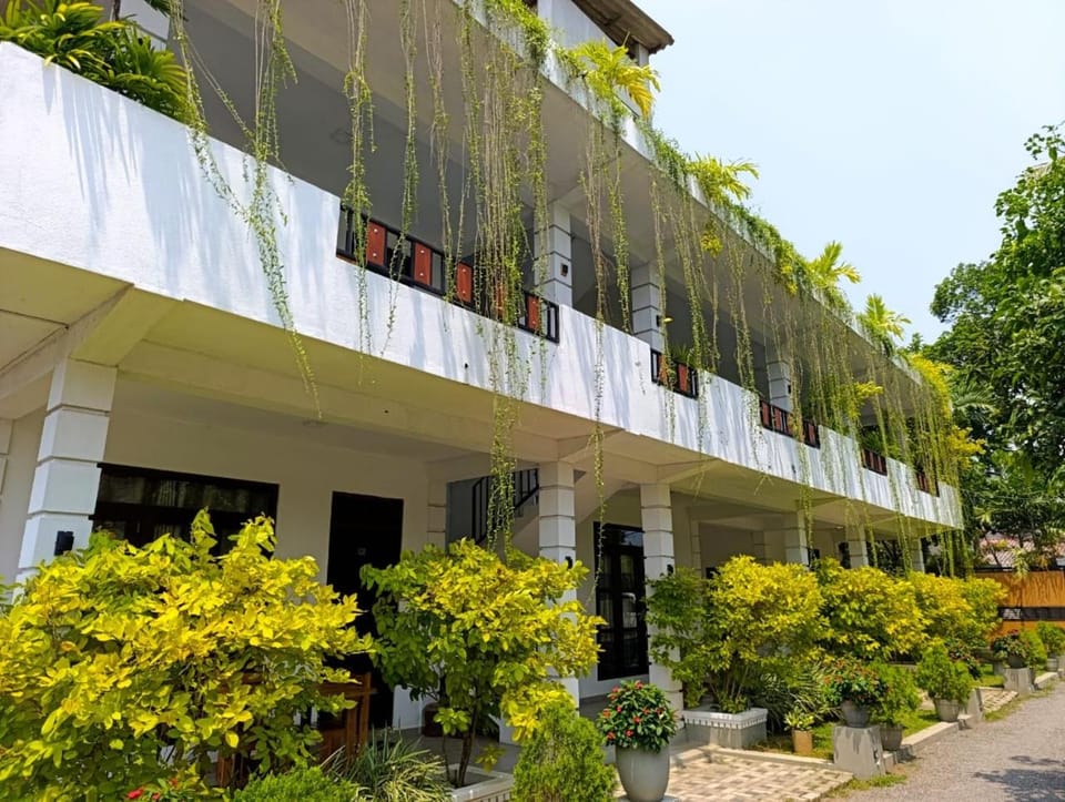 Airport Grand Holiday Home Bed and Breakfast in Negombo