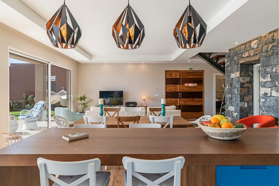 NEW! Villa Alvinho| Lifestyle&Nature | Heated Pool Villa in Funchal