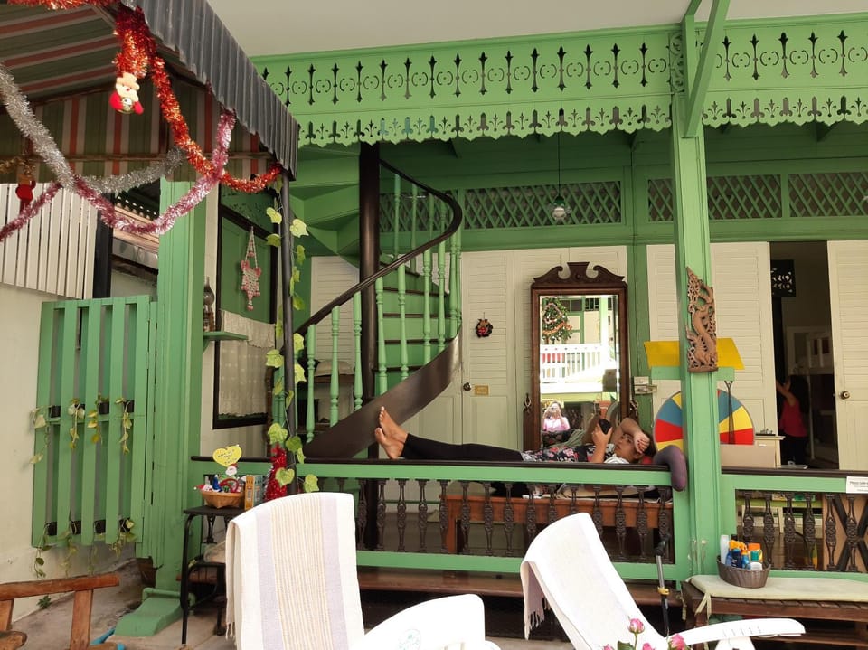 Patio, Living room