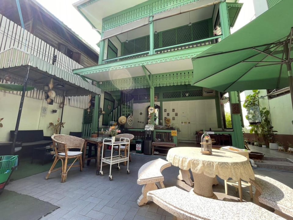 Restaurant/places to eat, Day, View (from property/room), Seating area, Dining area