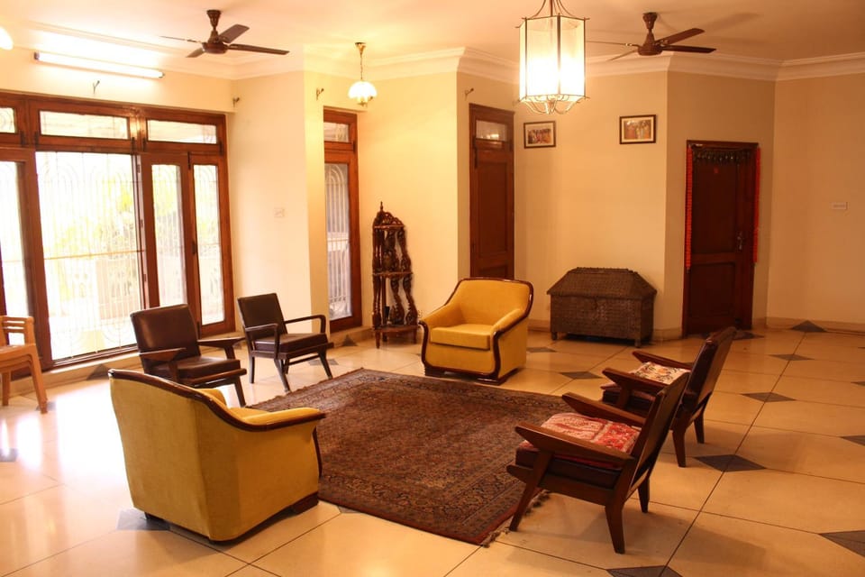 Living room, Seating area, air conditioner