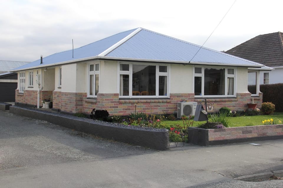 Property building, Quiet street view
