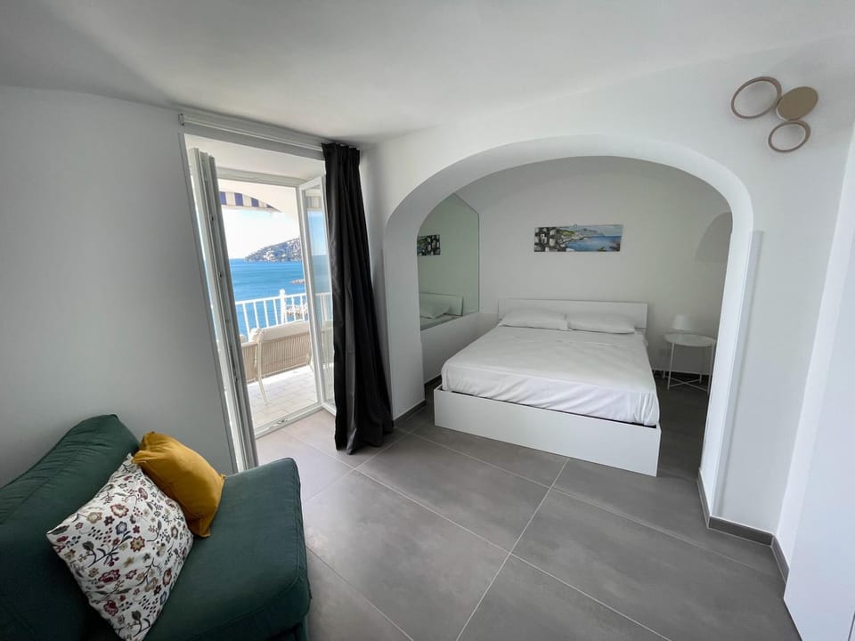 Bed, Photo of the whole room, Bedroom, Sea view