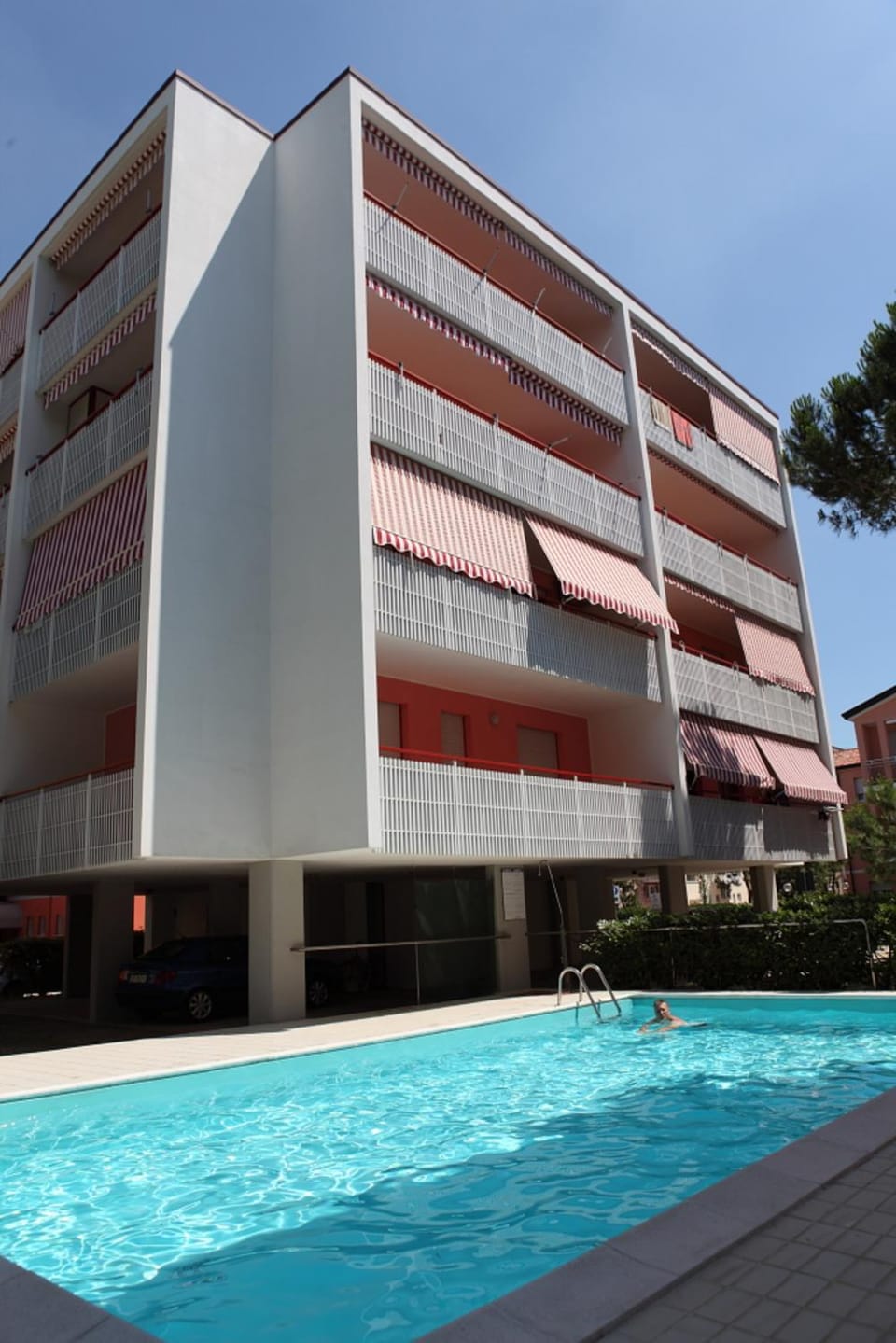 Property building, Facade/entrance, Swimming pool