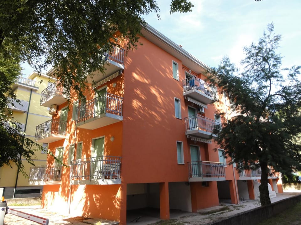 Property building, Facade/entrance