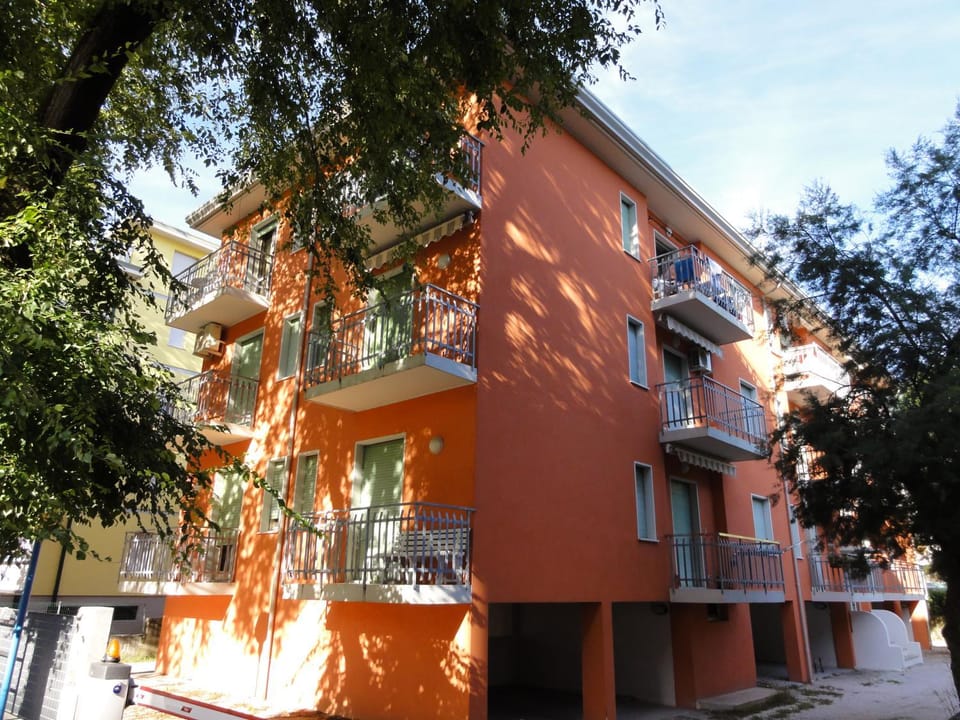 Property building, Facade/entrance