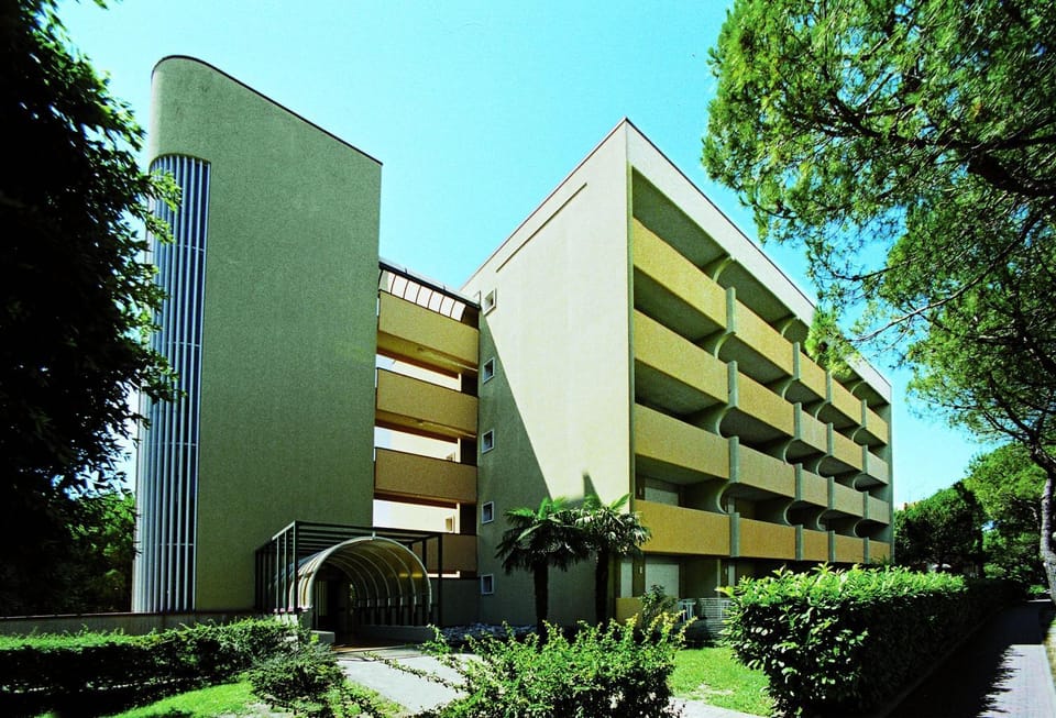 Property building, Facade/entrance, Spring, Day, Summer, Other, On site, Area and facilities