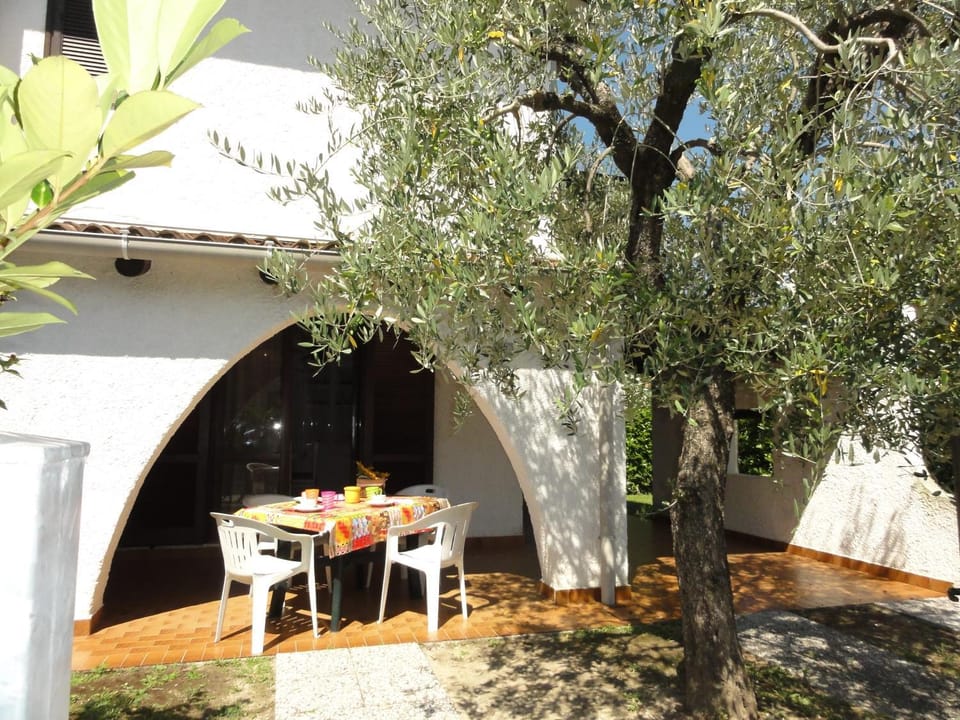 Patio, Facade/entrance, Garden