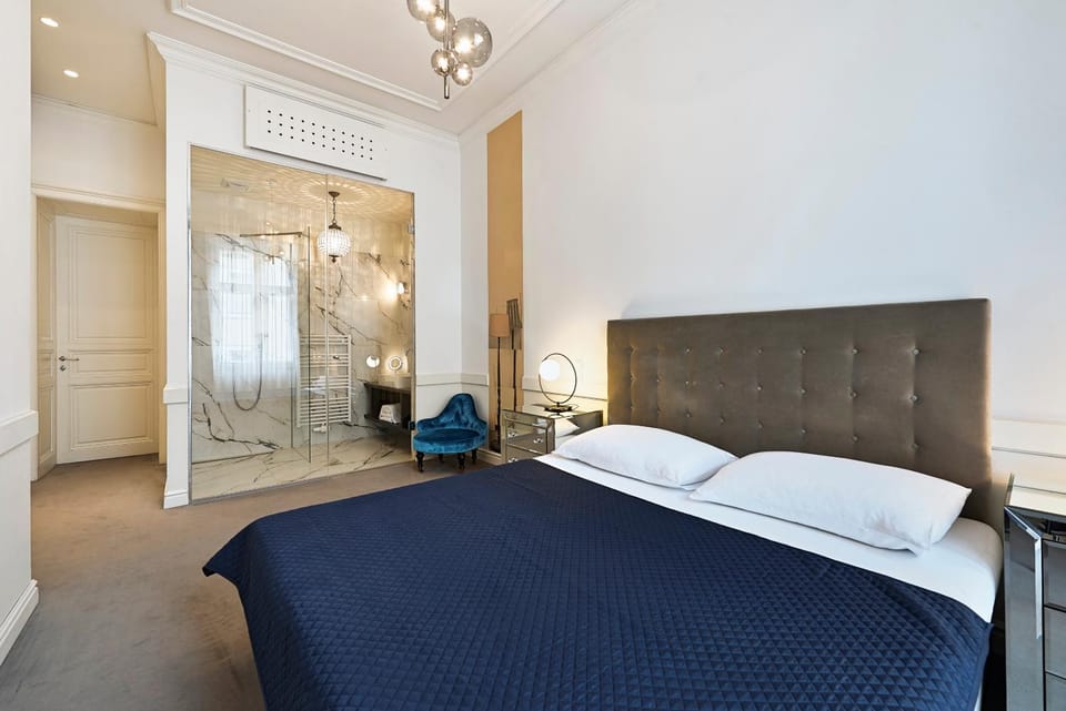 Bed, Bedroom, wardrobe, air conditioner, air conditioner