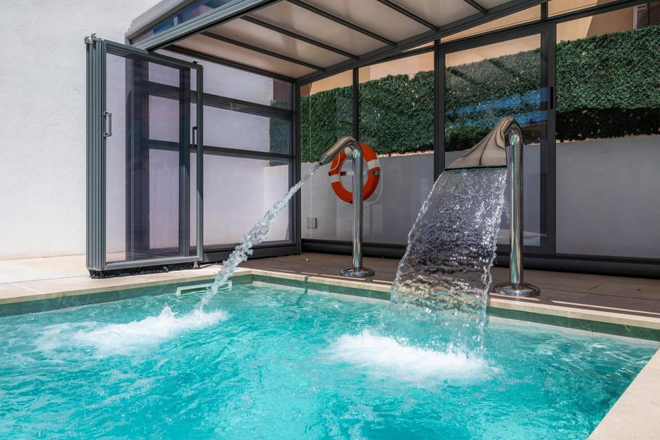 Property building, Swimming pool