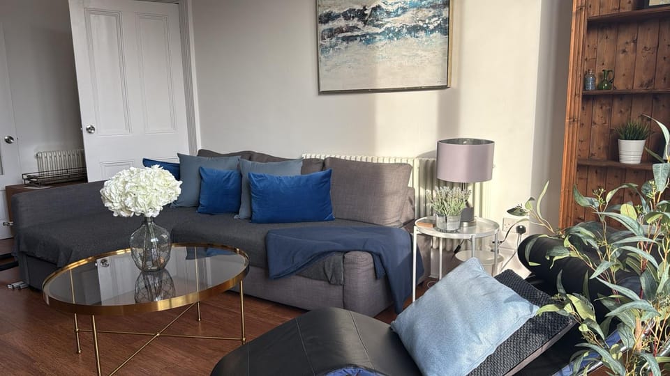 All On Your Doorstep Apartment in Portsmouth