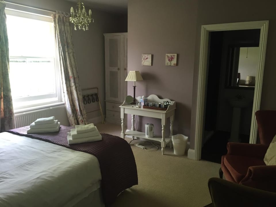 Heronshaw House Bed and Breakfast in Bournemouth