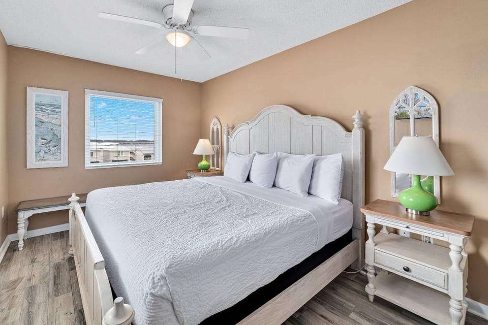 Westwind 504 House in West Beach