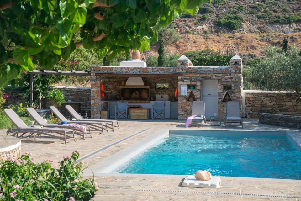Villa River with pool Apartment in Milos