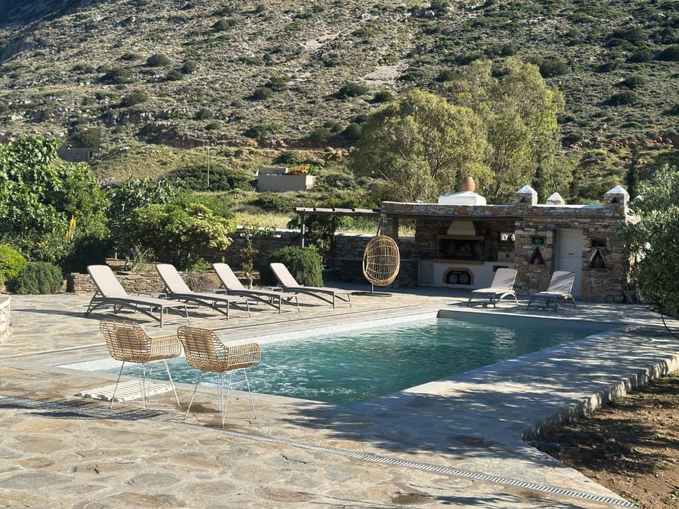 Villa River with pool Apartment in Milos