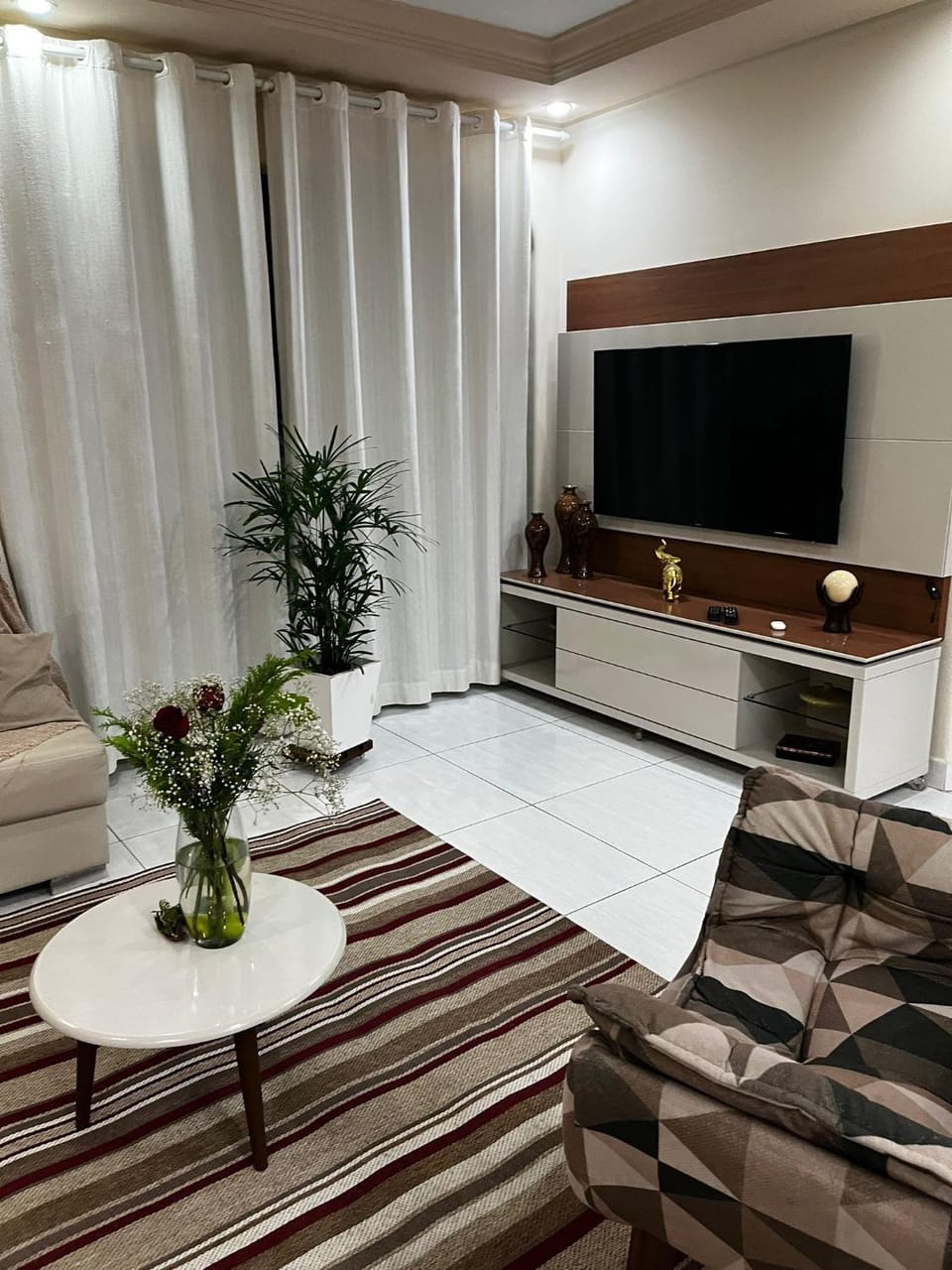 Apartamento de 3 quartos amplos na praia Pitangueiras, Guaruja Apartment in State of São Paulo