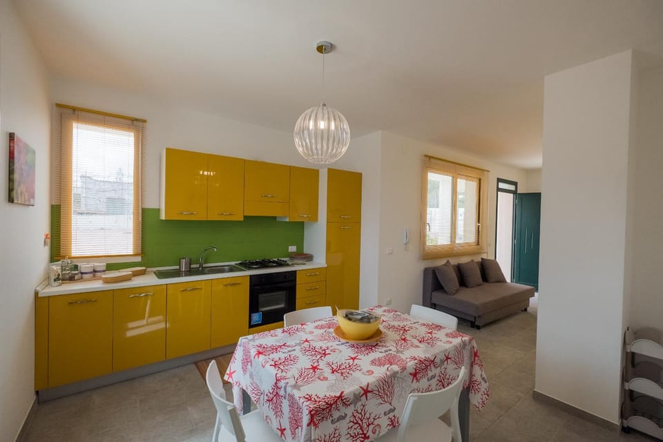 Coffee/tea facilities, Kitchen or kitchenette, Photo of the whole room