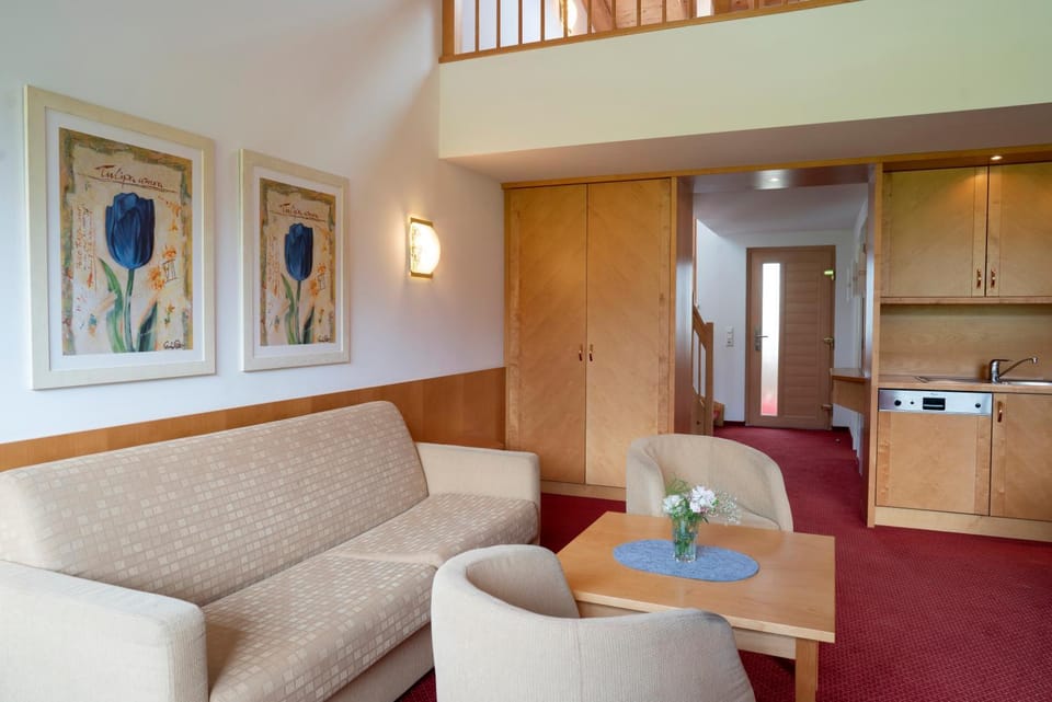 Kitchen or kitchenette, Living room, Seating area