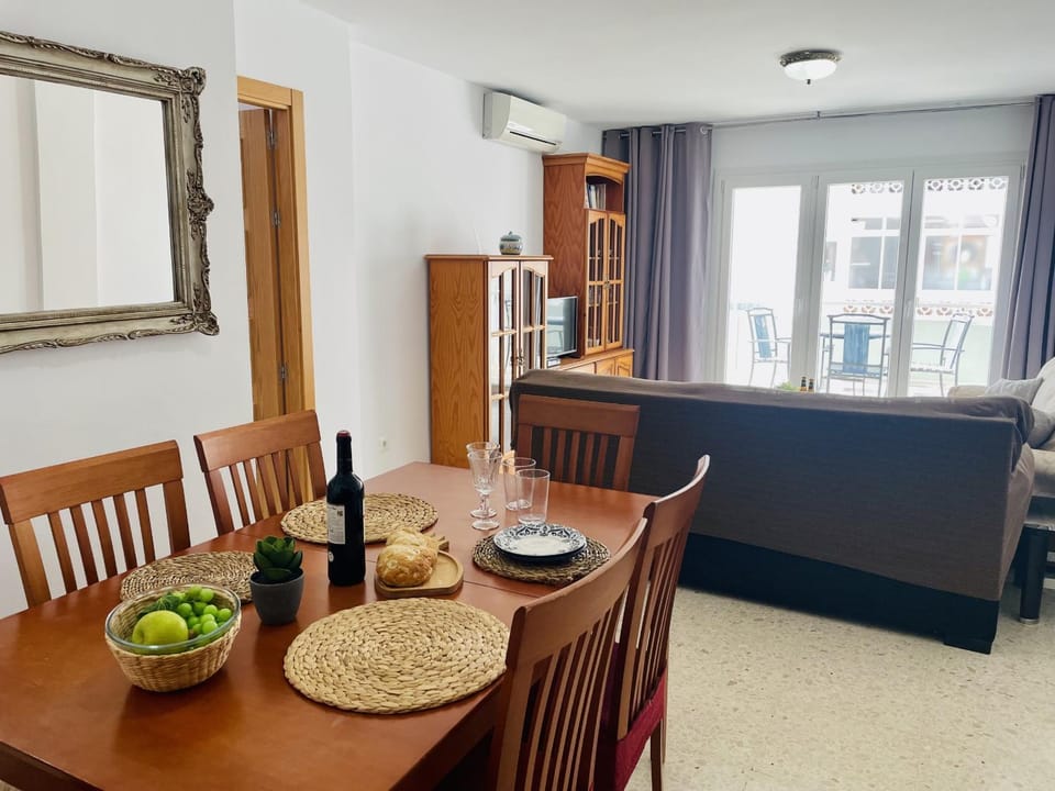 Beach and Family Apartment in Axarquía
