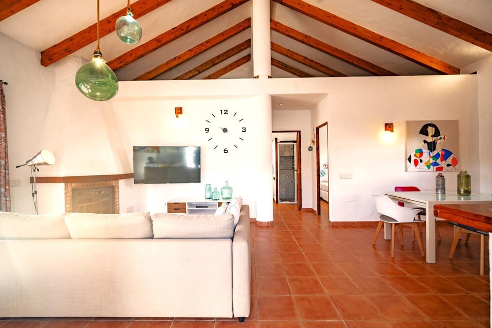 TV and multimedia, Living room, fireplace