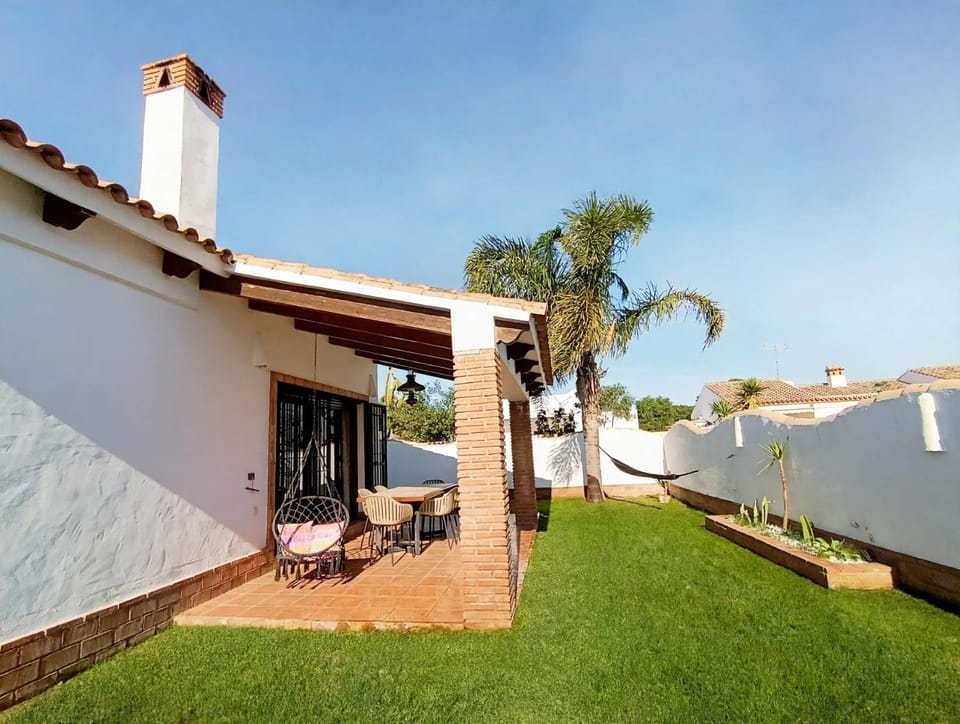 Casa ZAHOMAR con piscina exterior House in La Janda