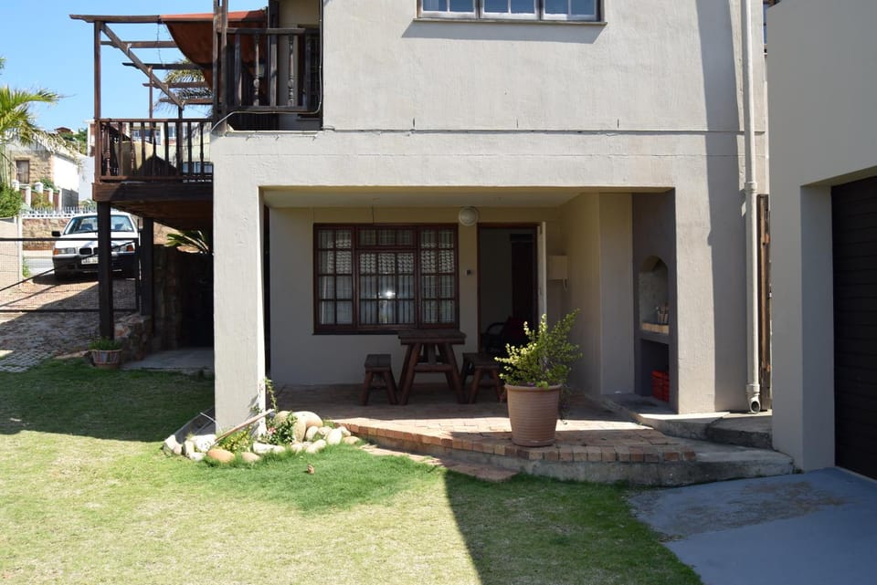 Patio, BBQ facilities, Street view