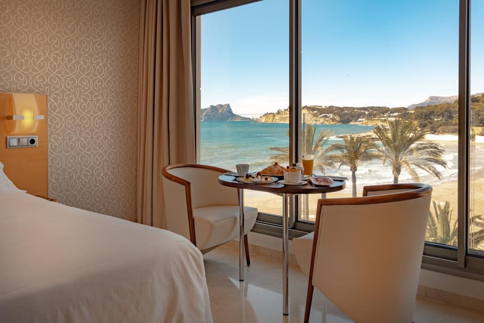 Bed, Sea view, Breakfast