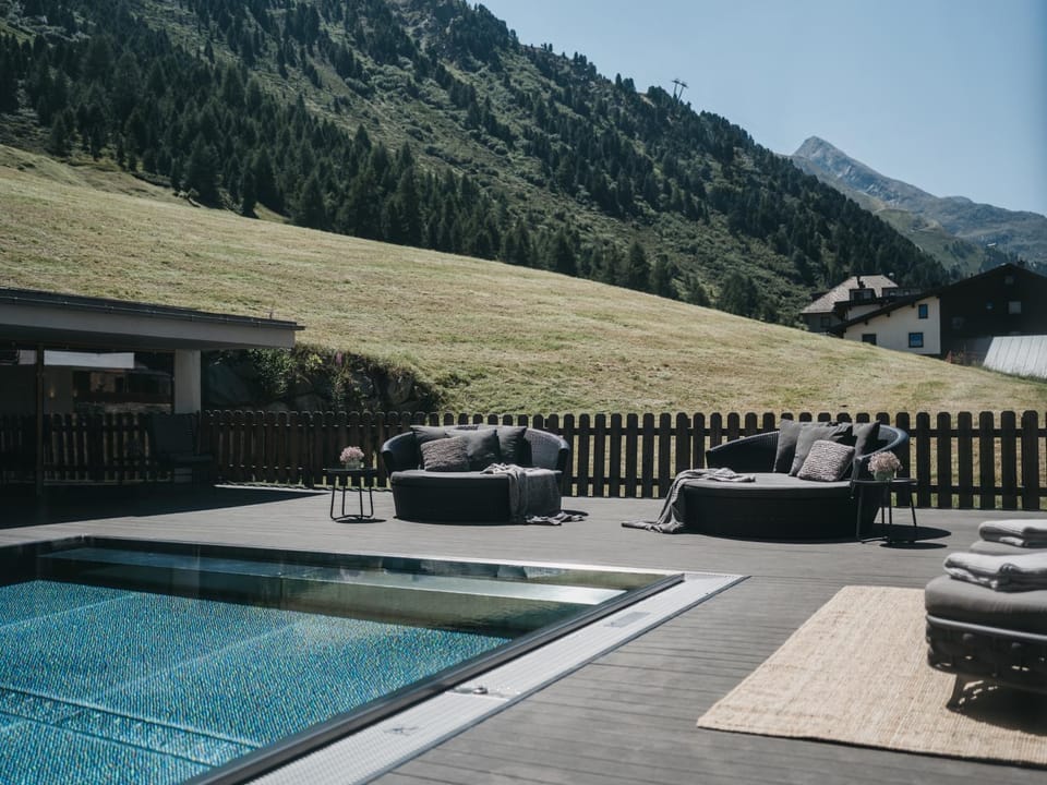 Property building, Swimming pool