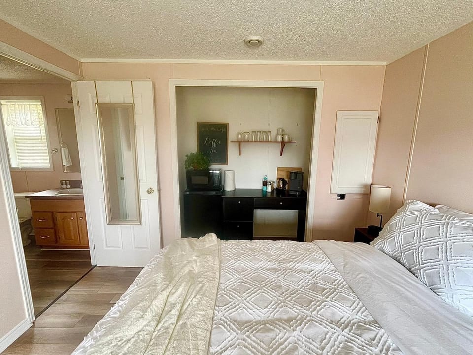 Alma Shore Lane Suites & Cottages Bed and Breakfast in New Brunswick