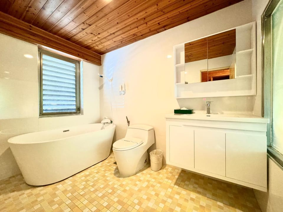Bathroom, Bath