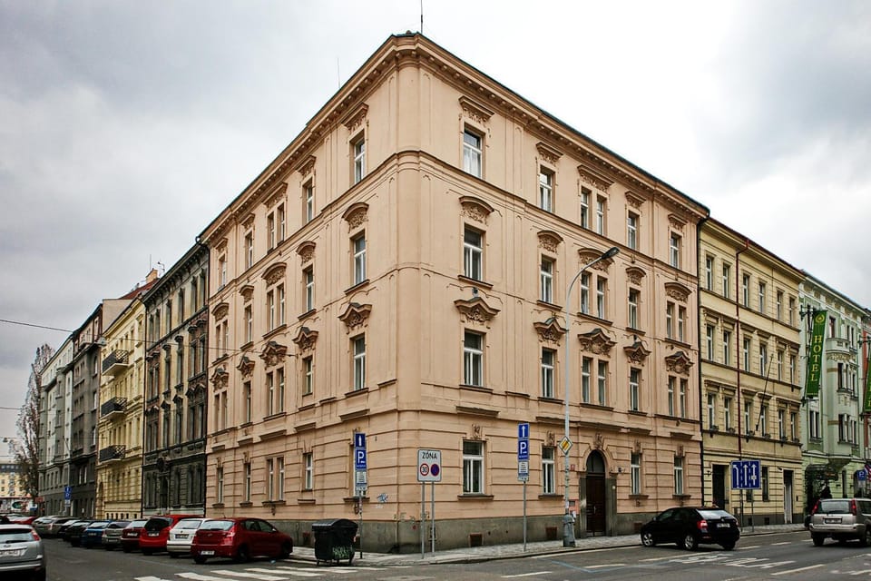 Property building, Facade/entrance