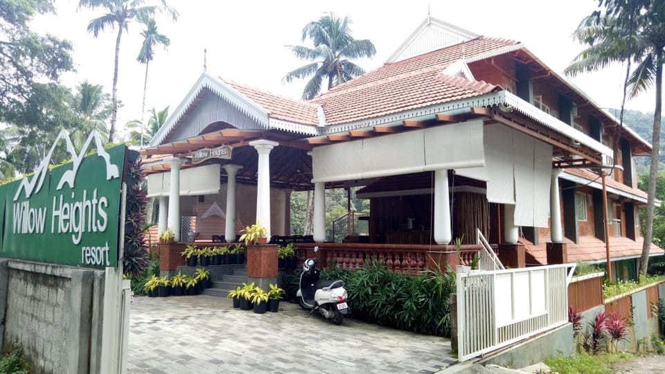 Facade/entrance