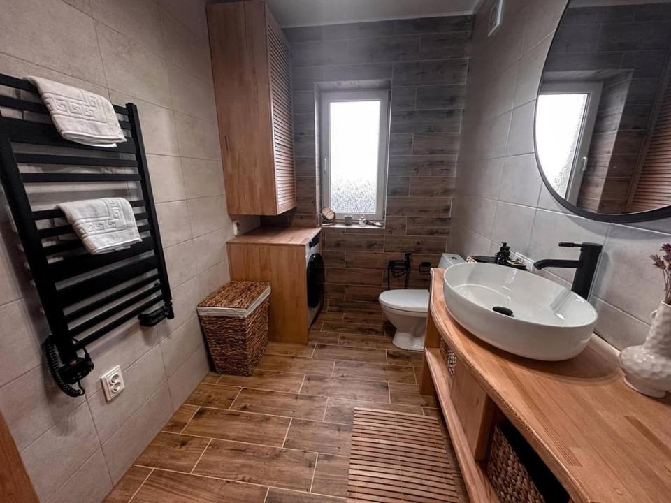 FRIENDS HOUSE - Ізки 33 Country House in Ukraine