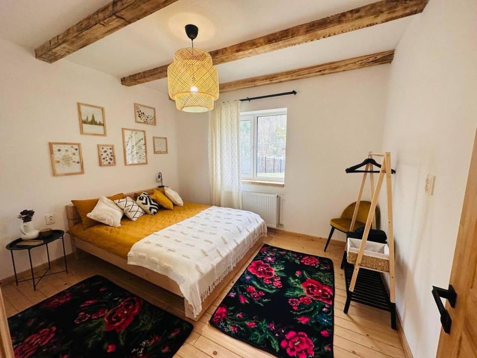 FRIENDS HOUSE - Ізки 33 Country House in Ukraine