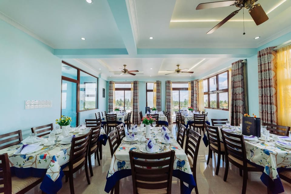 Restaurant/places to eat, Banquet/Function facilities