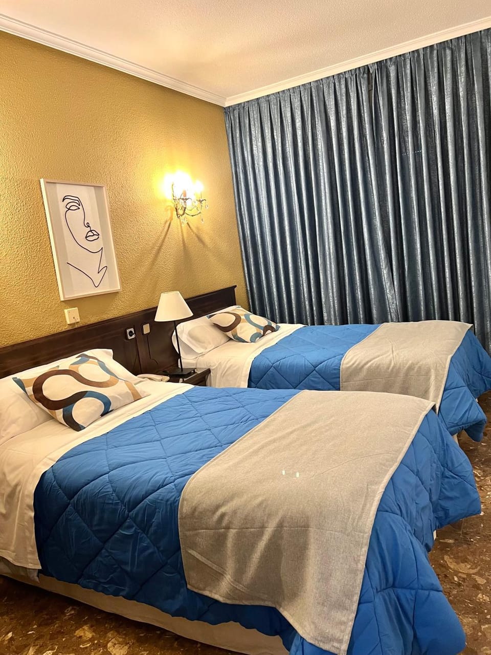 Photo of the whole room