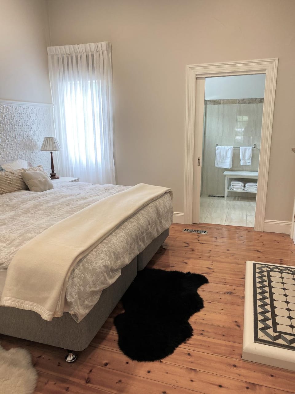 Property building, Photo of the whole room, Bedroom